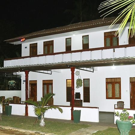 Hotel Flamingo Anuradhapura Exterior foto