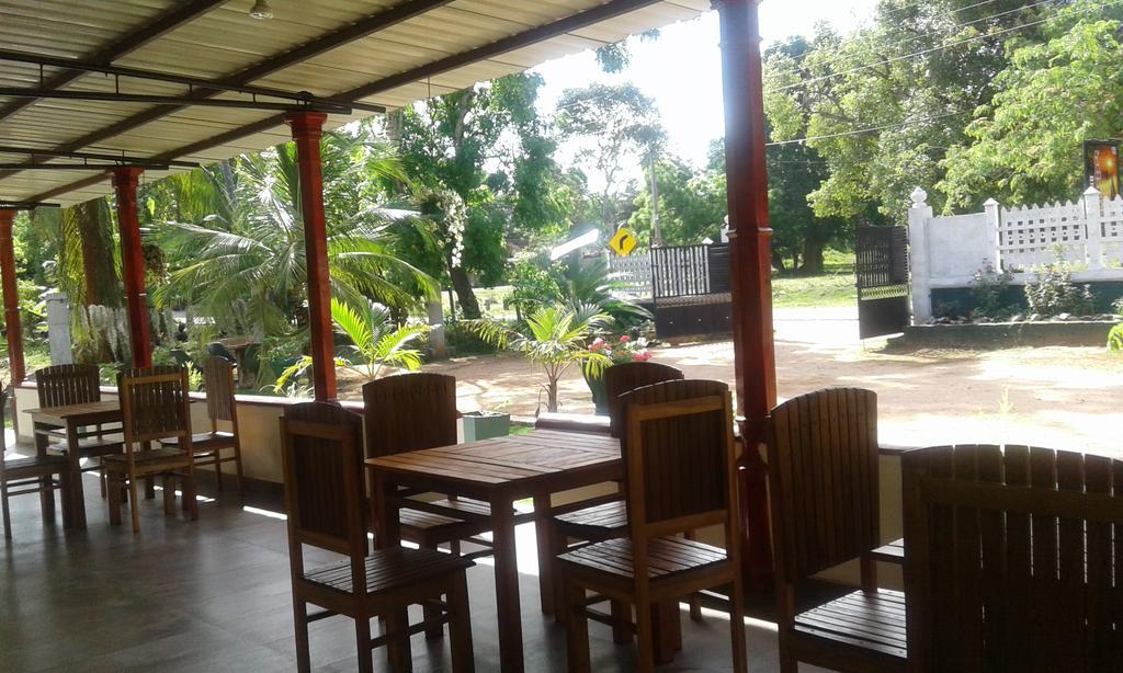 Hotel Flamingo Anuradhapura Exterior foto