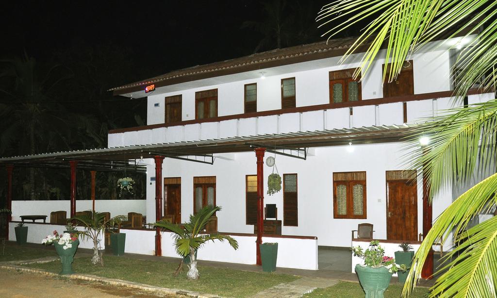 Hotel Flamingo Anuradhapura Exterior foto